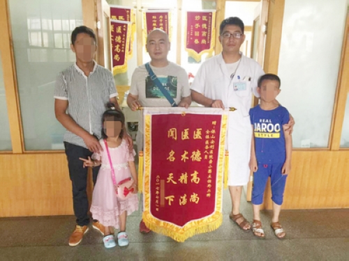 為右足毀損傷的小患者重燃行走希望