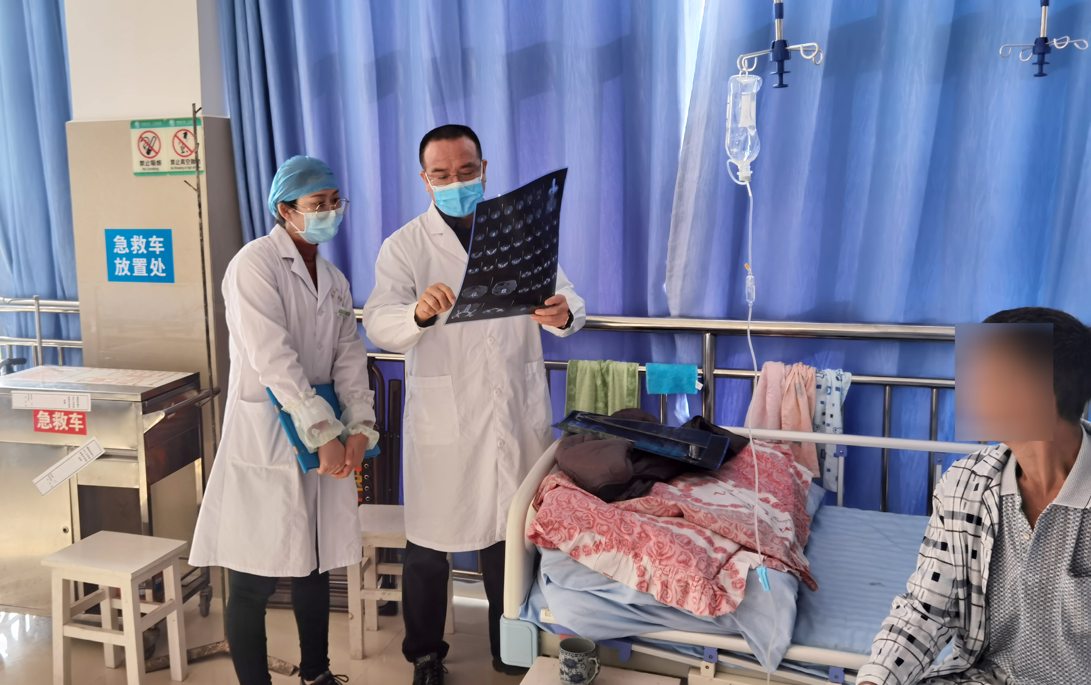 腫瘤科張穎東主任赴潞江鎮(zhèn)中心衛(wèi)生院開展坐診、查房及學(xué)術(shù)交流
