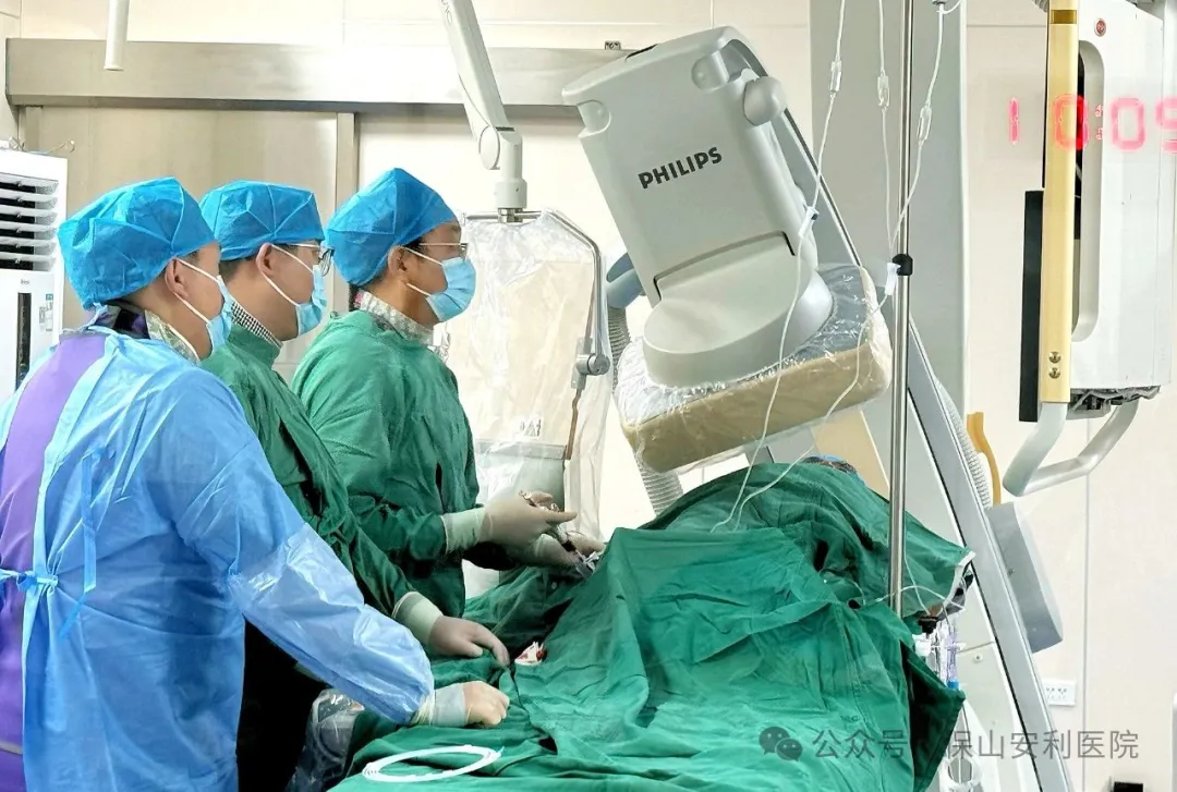 【生死時速】從胸痛到血管開通僅60分鐘！遠端橈動脈入路實現(xiàn)“針孔里的救命術(shù)”